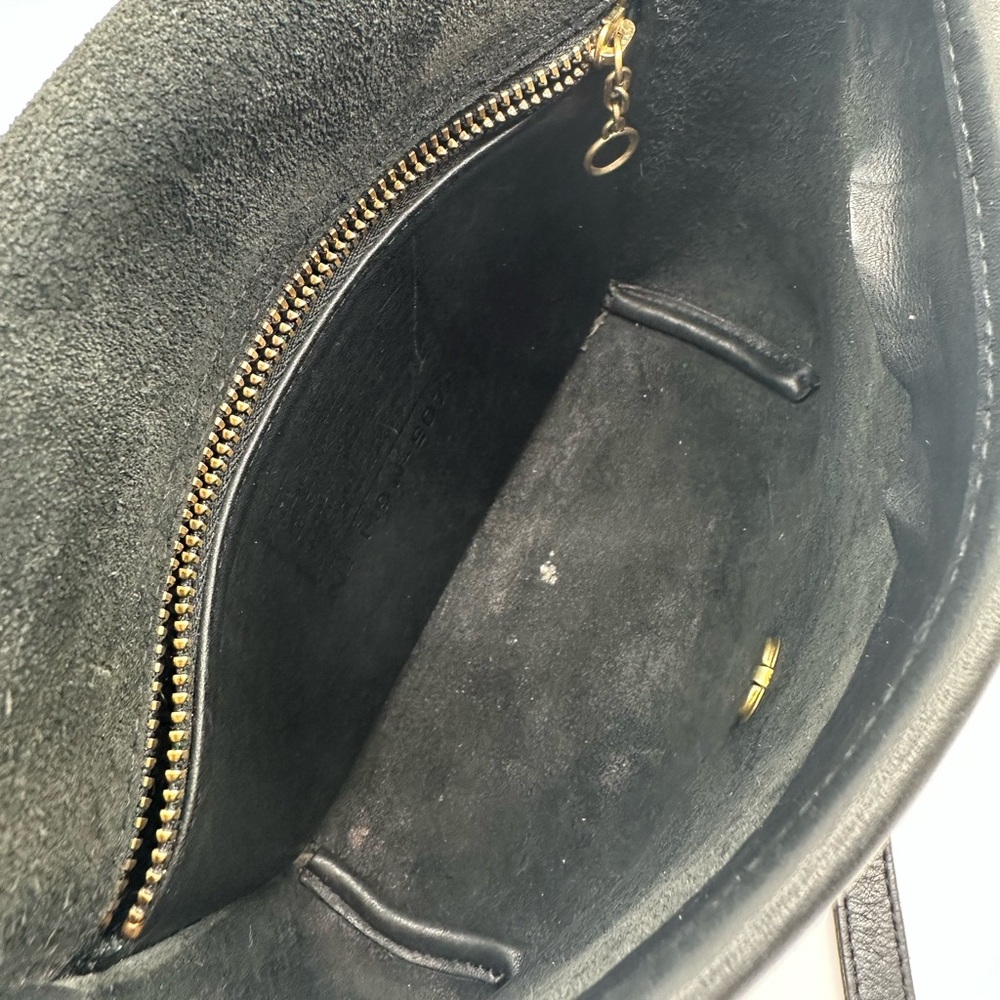 Coach • 9076 Companion Flap - Picture 11 of 14